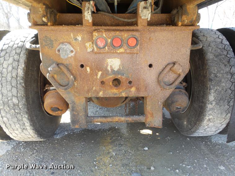 image for item DC7433 2002 International F2554 dump truck