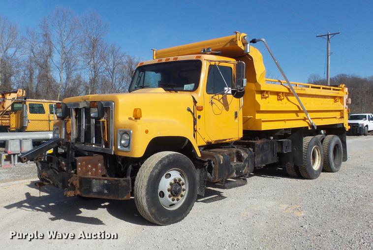 image for item DC7434 2002 International F2554 dump truck