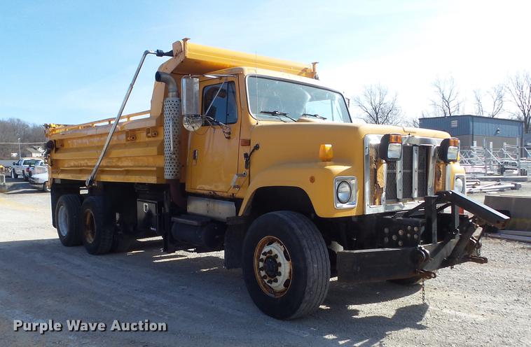 image for item DC7434 2002 International F2554 dump truck