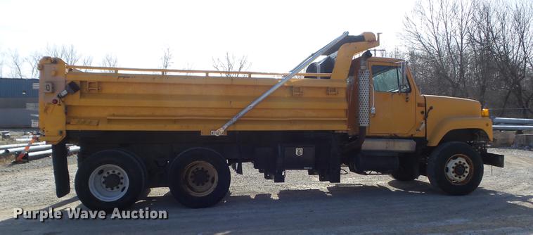 image for item DC7434 2002 International F2554 dump truck