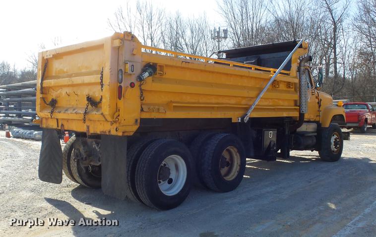 image for item DC7434 2002 International F2554 dump truck