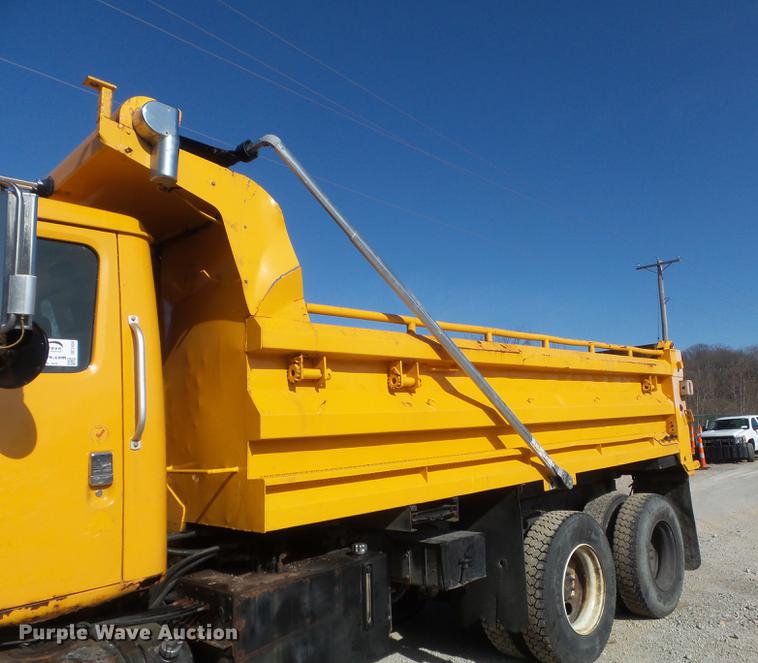 image for item DC7434 2002 International F2554 dump truck