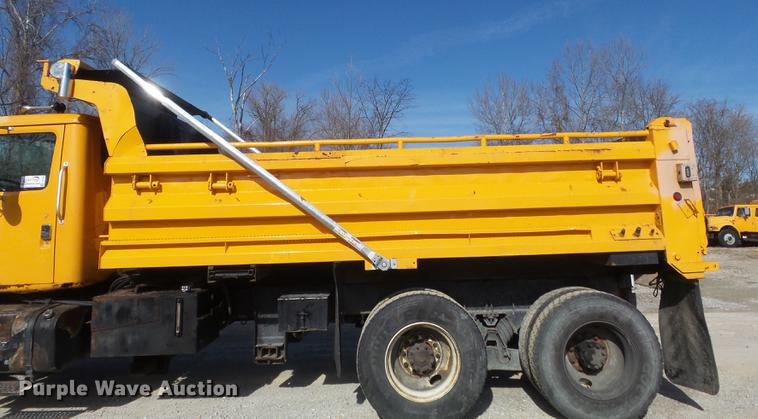 image for item DC7434 2002 International F2554 dump truck