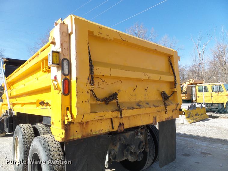 image for item DC7434 2002 International F2554 dump truck