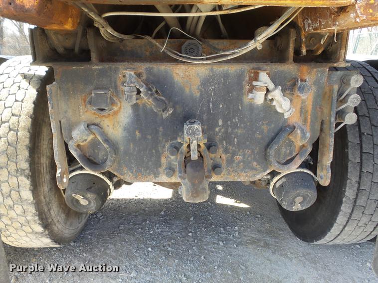 image for item DC7434 2002 International F2554 dump truck