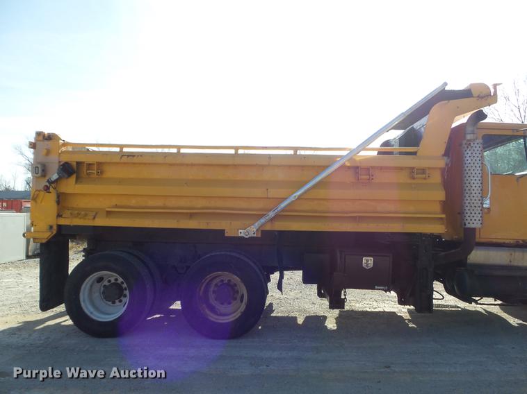 image for item DC7434 2002 International F2554 dump truck