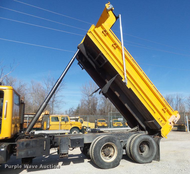 image for item DC7434 2002 International F2554 dump truck