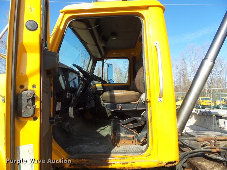 image for item DC7434 2002 International F2554 dump truck