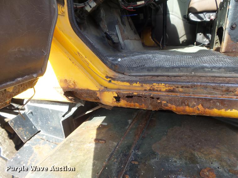 image for item DC7434 2002 International F2554 dump truck