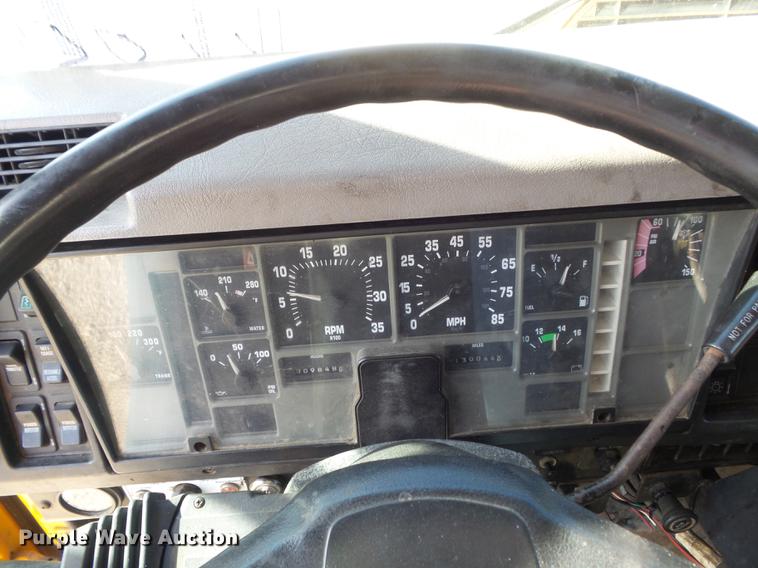 image for item DC7434 2002 International F2554 dump truck