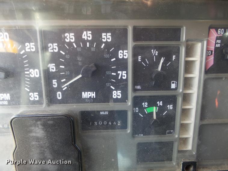 image for item DC7434 2002 International F2554 dump truck