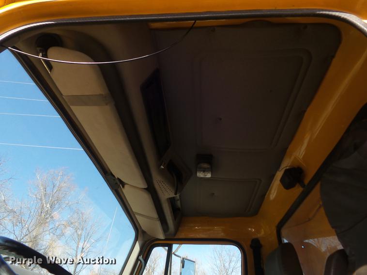 image for item DC7434 2002 International F2554 dump truck