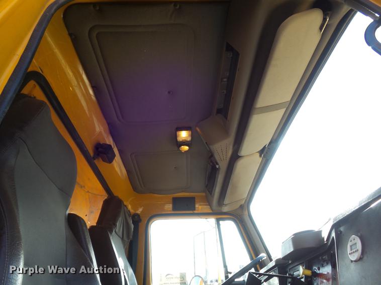 image for item DC7434 2002 International F2554 dump truck