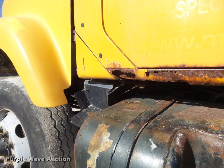 image for item DC7434 2002 International F2554 dump truck