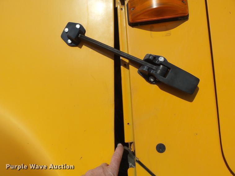 image for item DC7434 2002 International F2554 dump truck