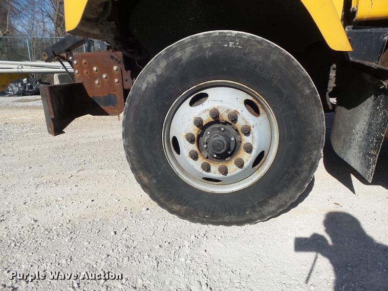 image for item DC7434 2002 International F2554 dump truck