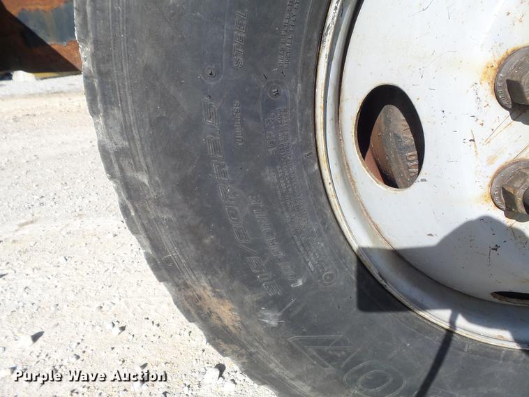 image for item DC7434 2002 International F2554 dump truck