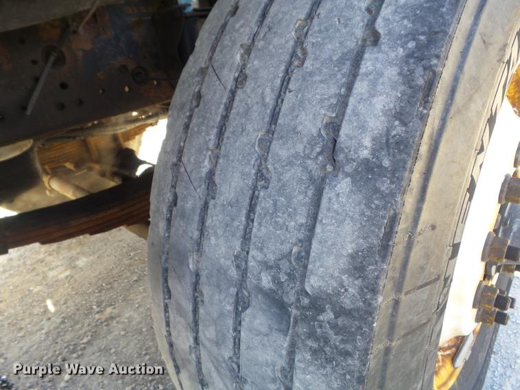 image for item DC7434 2002 International F2554 dump truck