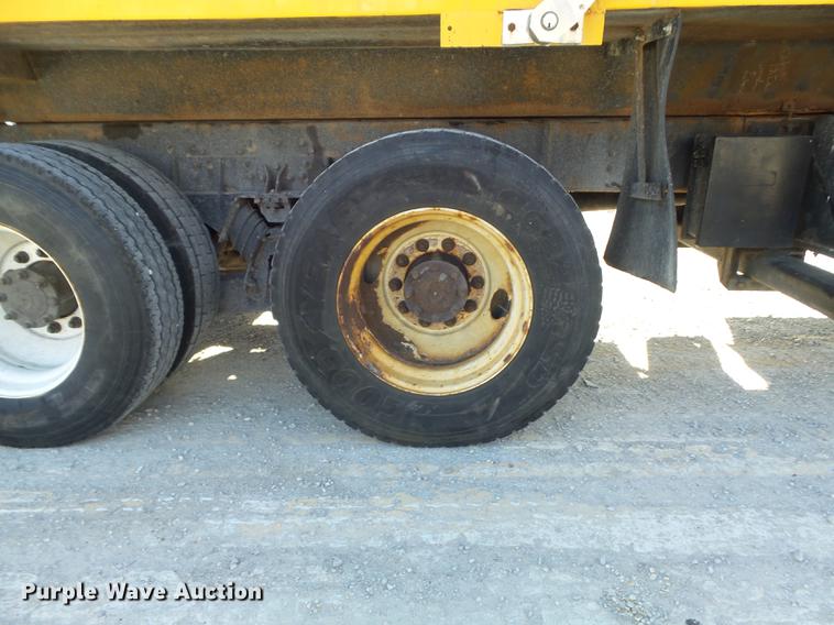 image for item DC7434 2002 International F2554 dump truck