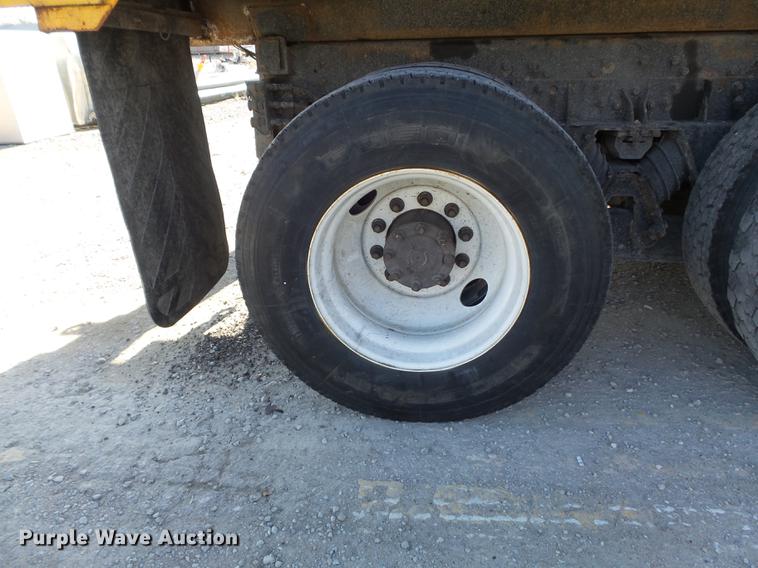 image for item DC7434 2002 International F2554 dump truck