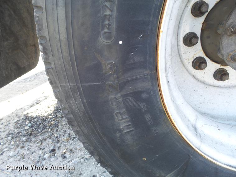 image for item DC7434 2002 International F2554 dump truck