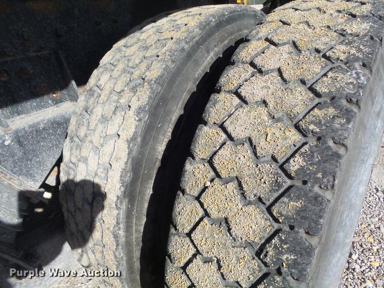 image for item DC7434 2002 International F2554 dump truck