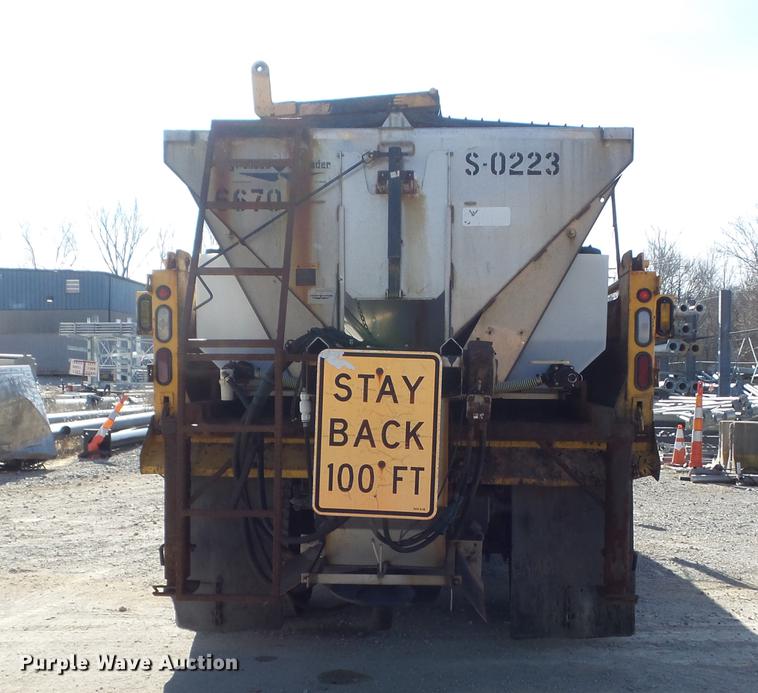 image for item DC7435 2002 International 4900 dump truck