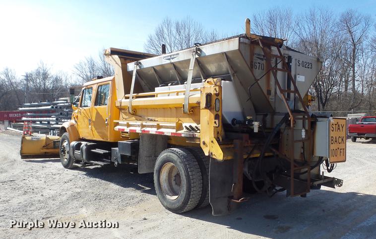 image for item DC7435 2002 International 4900 dump truck