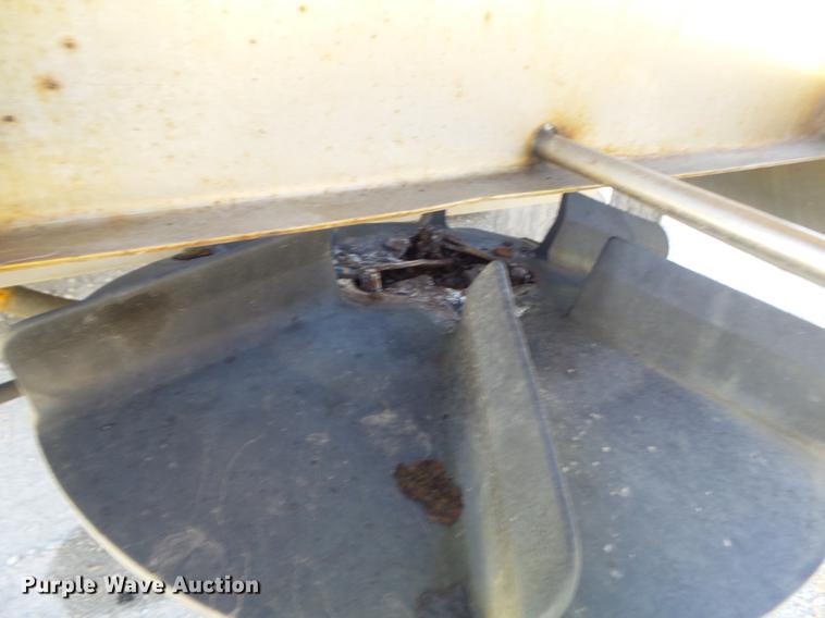 image for item DC7435 2002 International 4900 dump truck