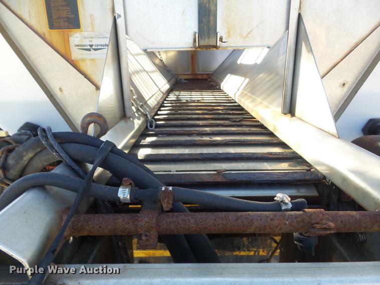 image for item DC7435 2002 International 4900 dump truck