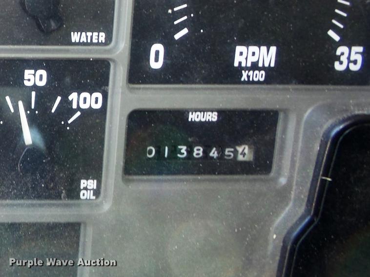 image for item DC7435 2002 International 4900 dump truck