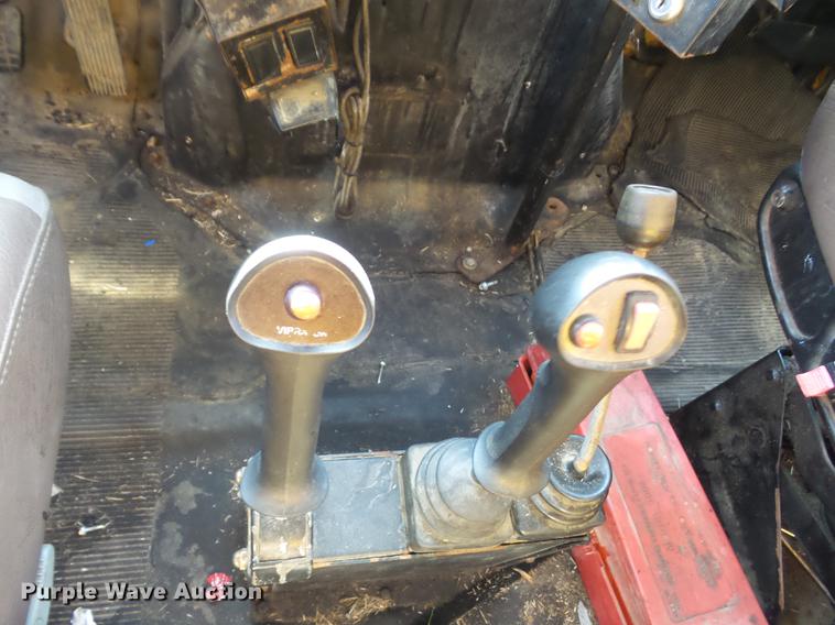 image for item DC7435 2002 International 4900 dump truck