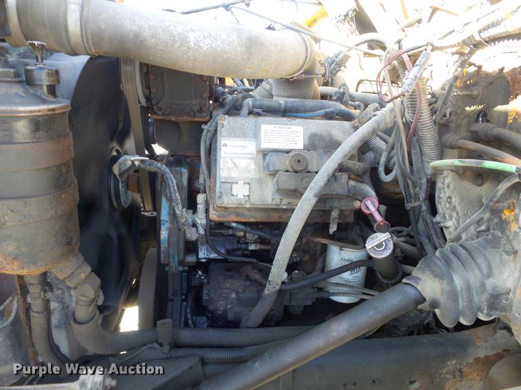 image for item DC7435 2002 International 4900 dump truck