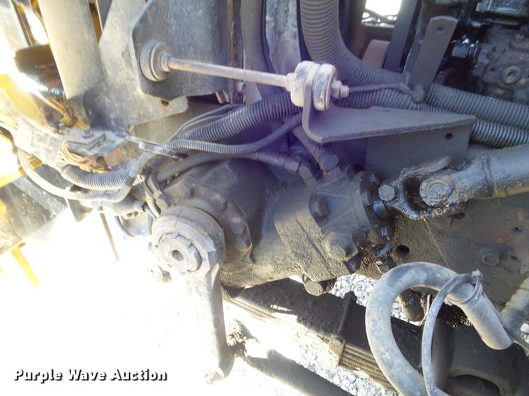 image for item DC7435 2002 International 4900 dump truck