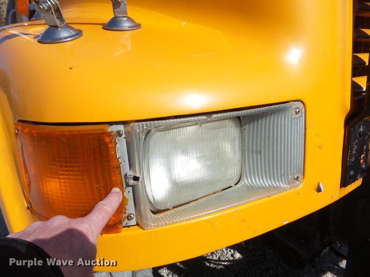 image for item DC7435 2002 International 4900 dump truck