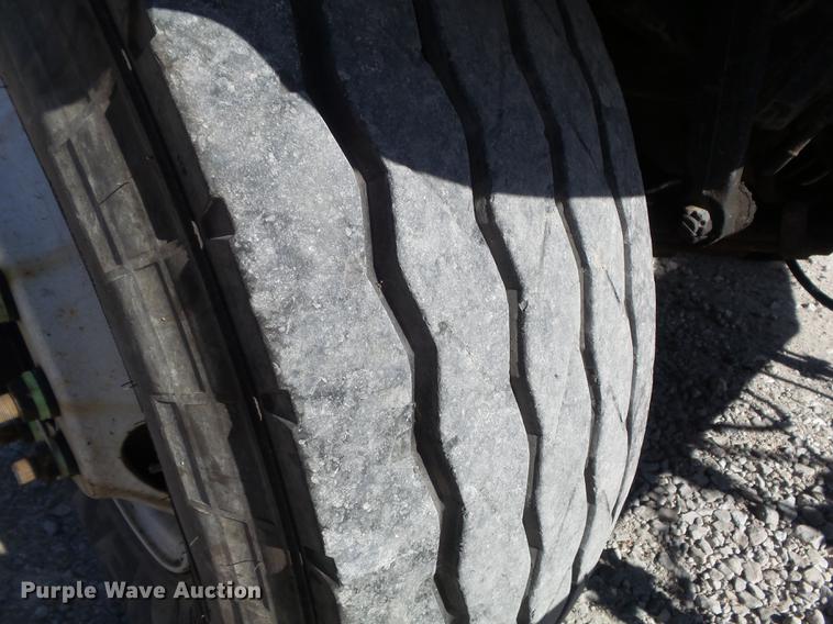 image for item DC7435 2002 International 4900 dump truck