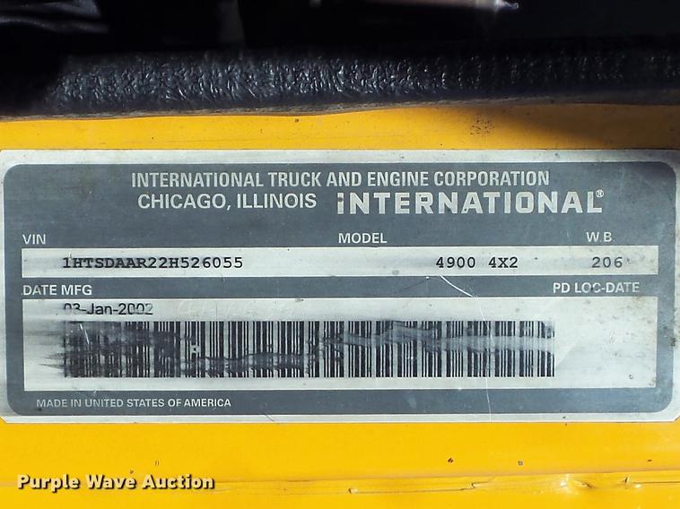image for item DC7435 2002 International 4900 dump truck