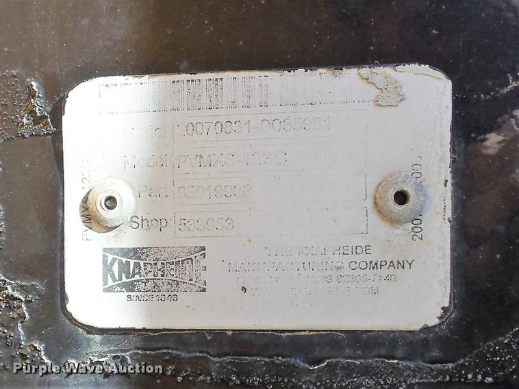 image for item DC7438 2000 International 4900 flatbed truck