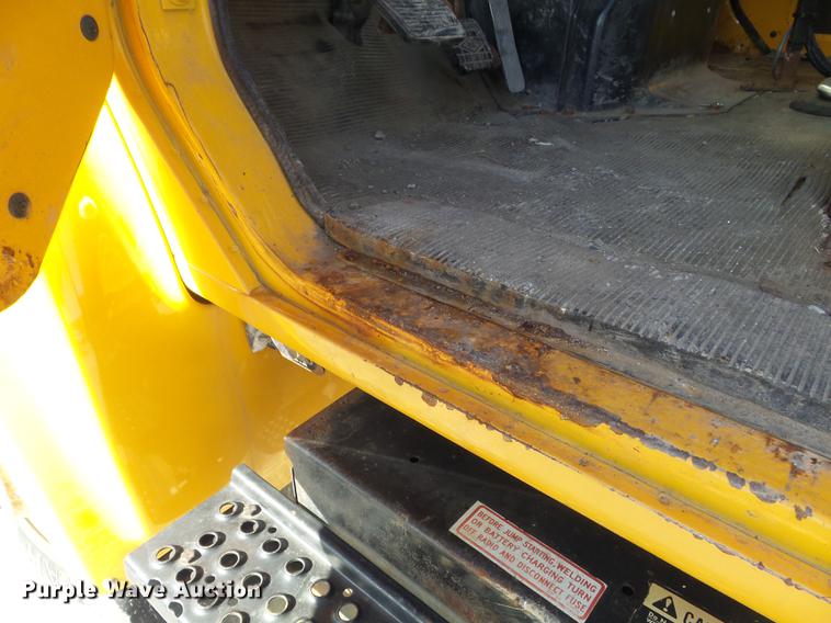 image for item DC7438 2000 International 4900 flatbed truck