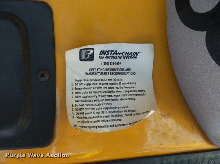 image for item DC7438 2000 International 4900 flatbed truck