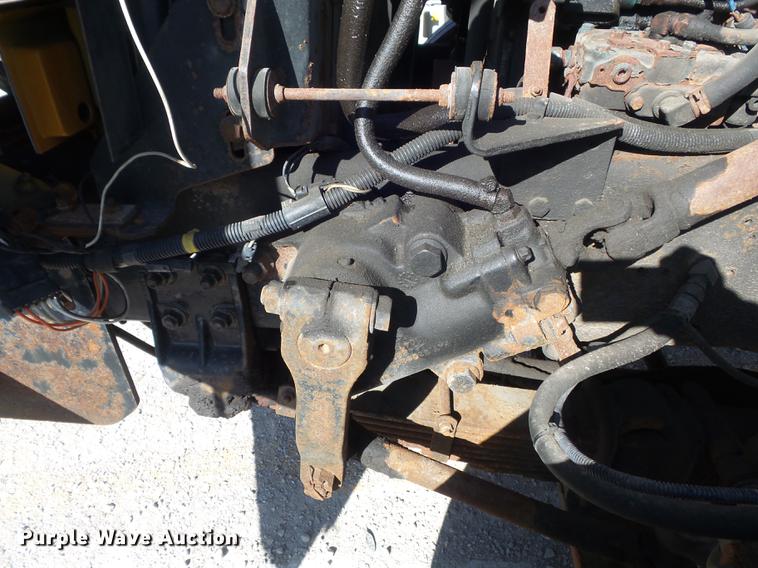 image for item DC7438 2000 International 4900 flatbed truck