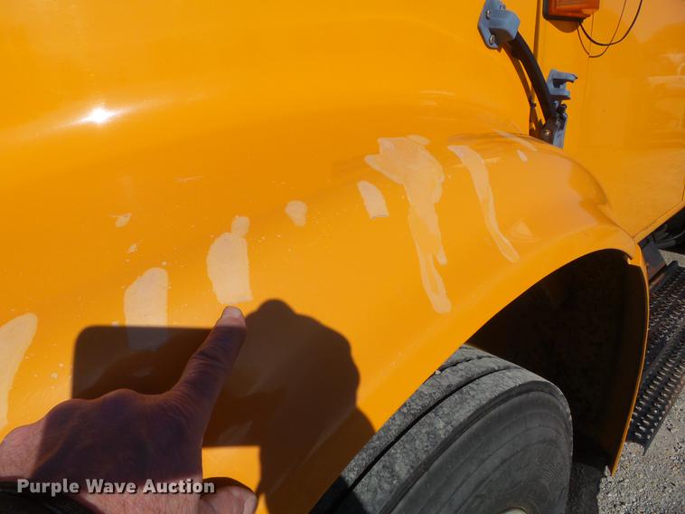 image for item DC7438 2000 International 4900 flatbed truck