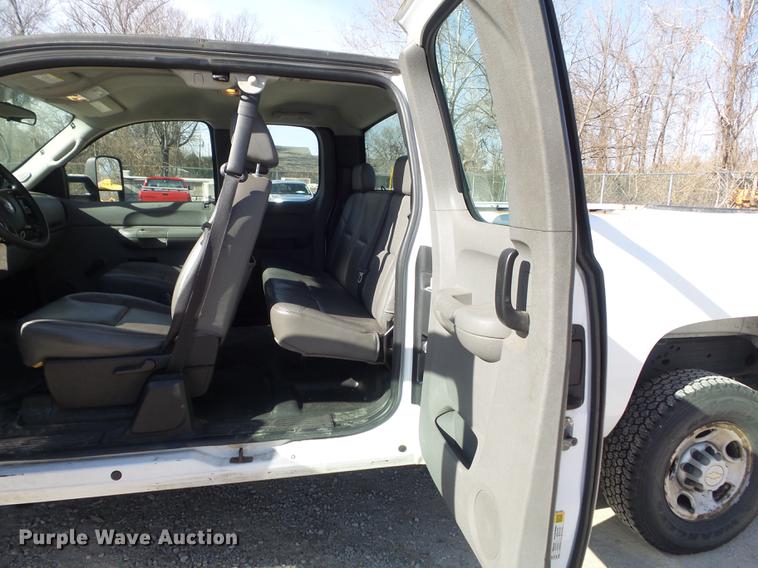image for item DC7439 2008 Chevrolet Silverado 2500HD Ext. Cab pickup truck