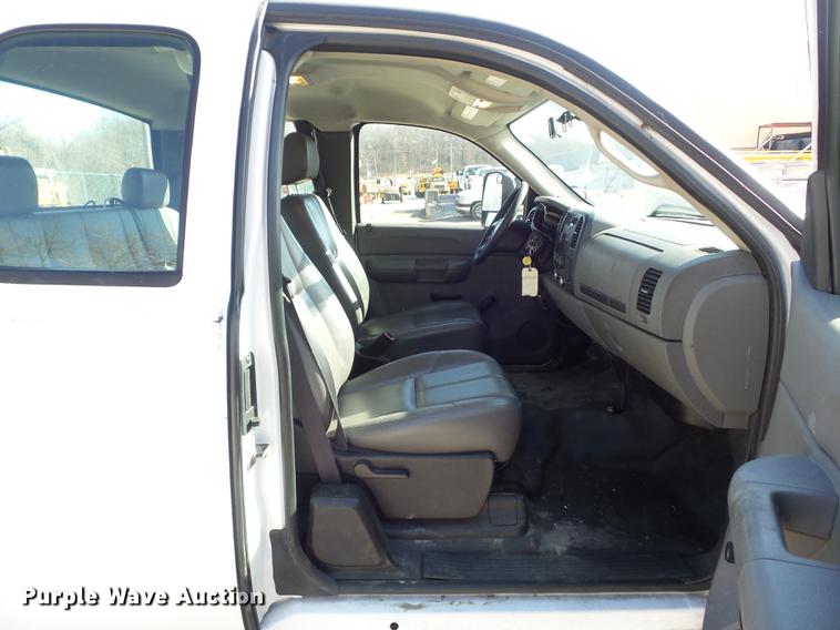 image for item DC7439 2008 Chevrolet Silverado 2500HD Ext. Cab pickup truck