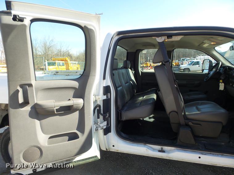 image for item DC7439 2008 Chevrolet Silverado 2500HD Ext. Cab pickup truck