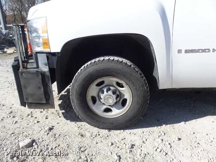 image for item DC7439 2008 Chevrolet Silverado 2500HD Ext. Cab pickup truck