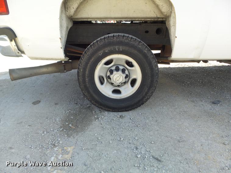 image for item DC7439 2008 Chevrolet Silverado 2500HD Ext. Cab pickup truck