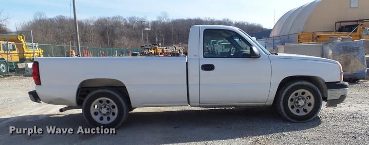 image for item DC7440 2005 Chevrolet Silverado 1500 pickup truck