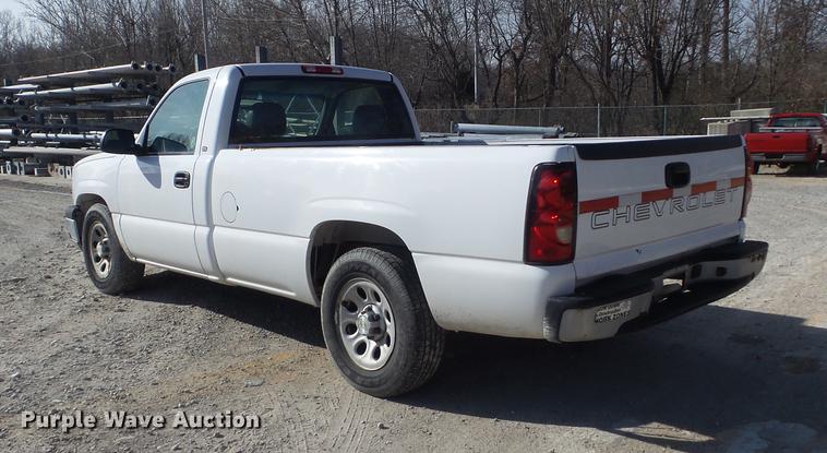 image for item DC7440 2005 Chevrolet Silverado 1500 pickup truck