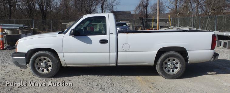 image for item DC7440 2005 Chevrolet Silverado 1500 pickup truck